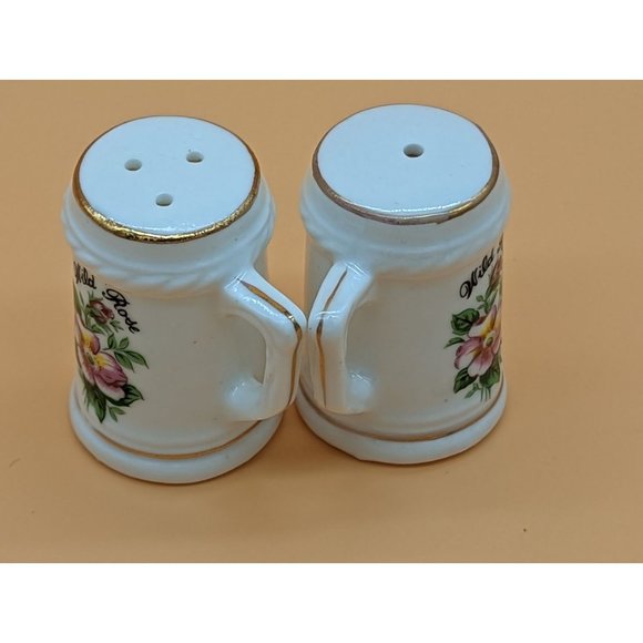 Vintage Salt and Pepper Shakers Wild Rose Mugs Bone China Japan - Picture 3 of 6